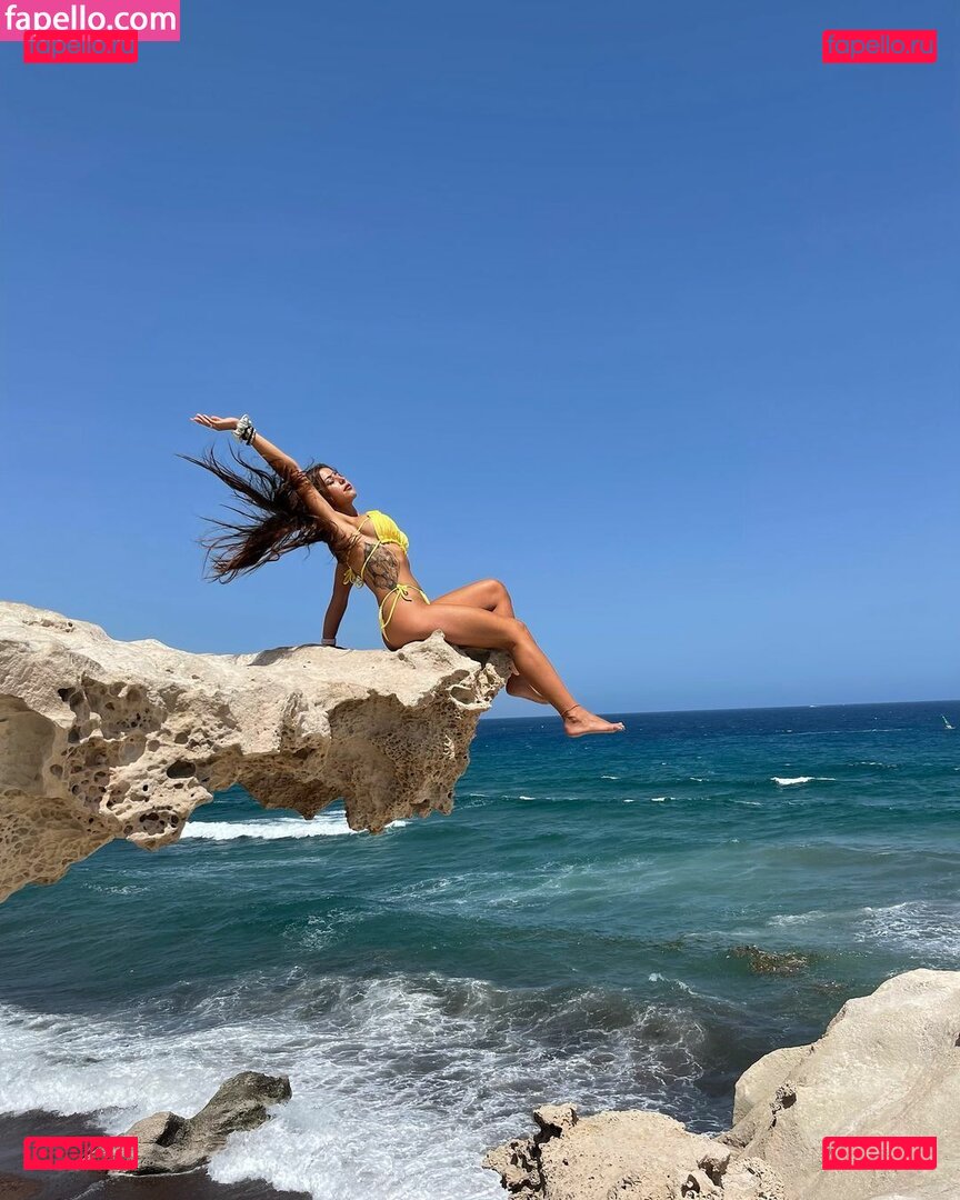 Sara Izquierdo / saraizquierd / vickyizquierdo Onlyfans Photo Gallery 