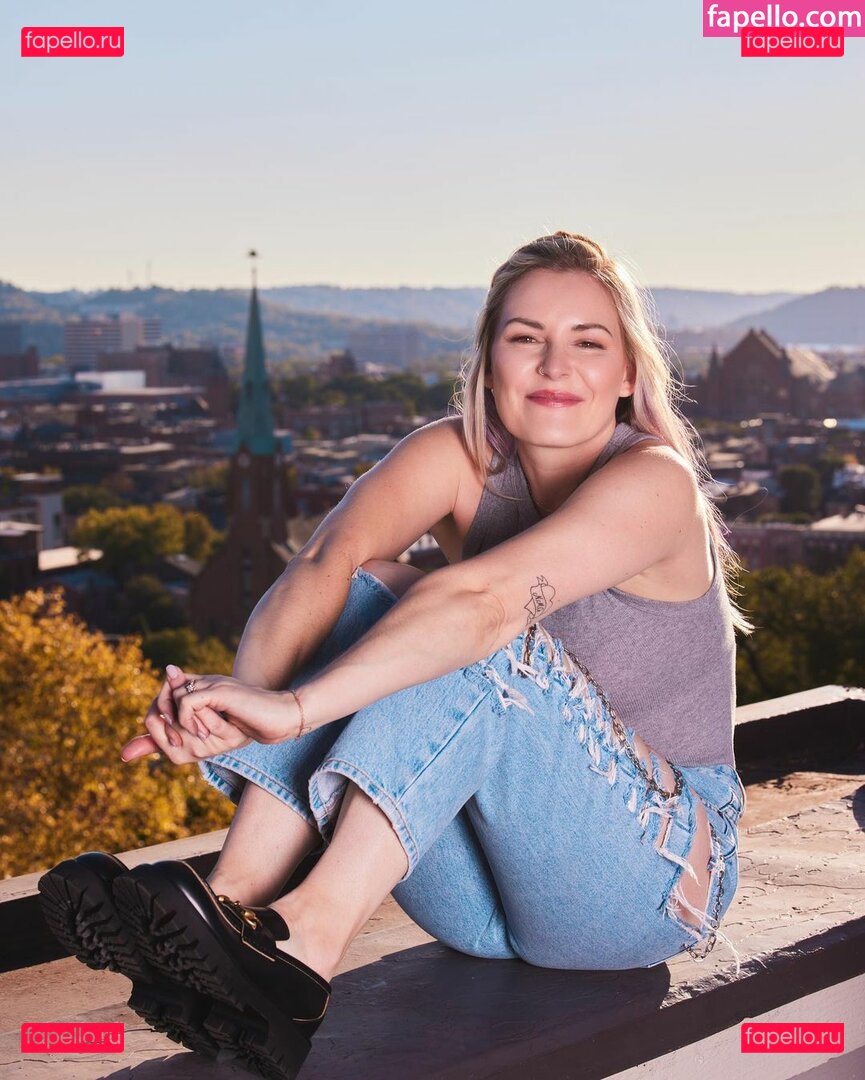 Renee Paquette / reneepaquette Onlyfans Photo Gallery 