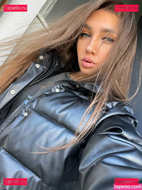 Anita Flexi / bemysl2023 / itsforfree / nonamelol233 Onlyfans Photo Gallery 