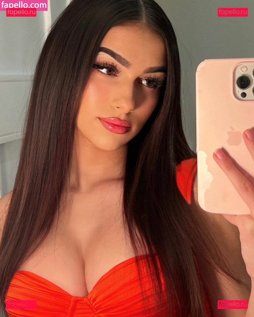 Julia Merekoulias / juliamerekoulias Onlyfans Photo Gallery 
