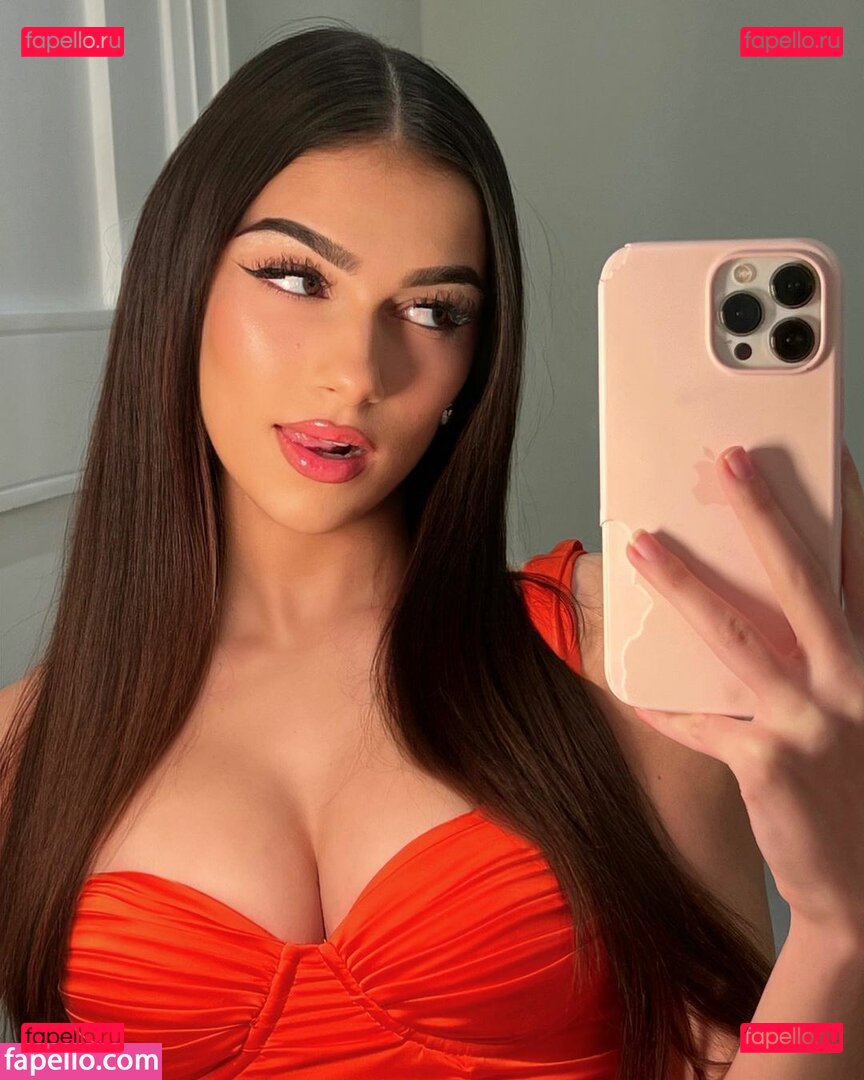 Julia Merekoulias / juliamerekoulias Onlyfans Photo Gallery 