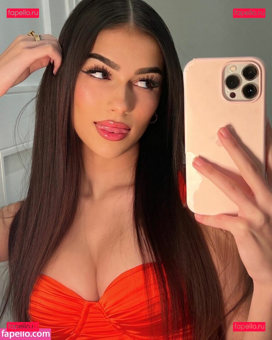 Julia Merekoulias / juliamerekoulias Onlyfans Photo Gallery 