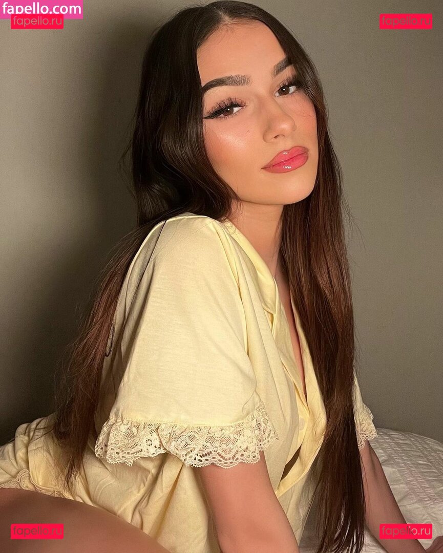 Julia Merekoulias / juliamerekoulias Onlyfans Photo Gallery 