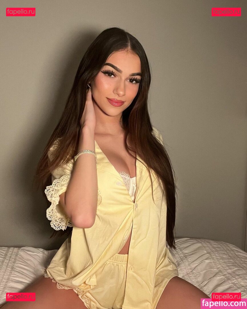 Julia Merekoulias / juliamerekoulias Onlyfans Photo Gallery 