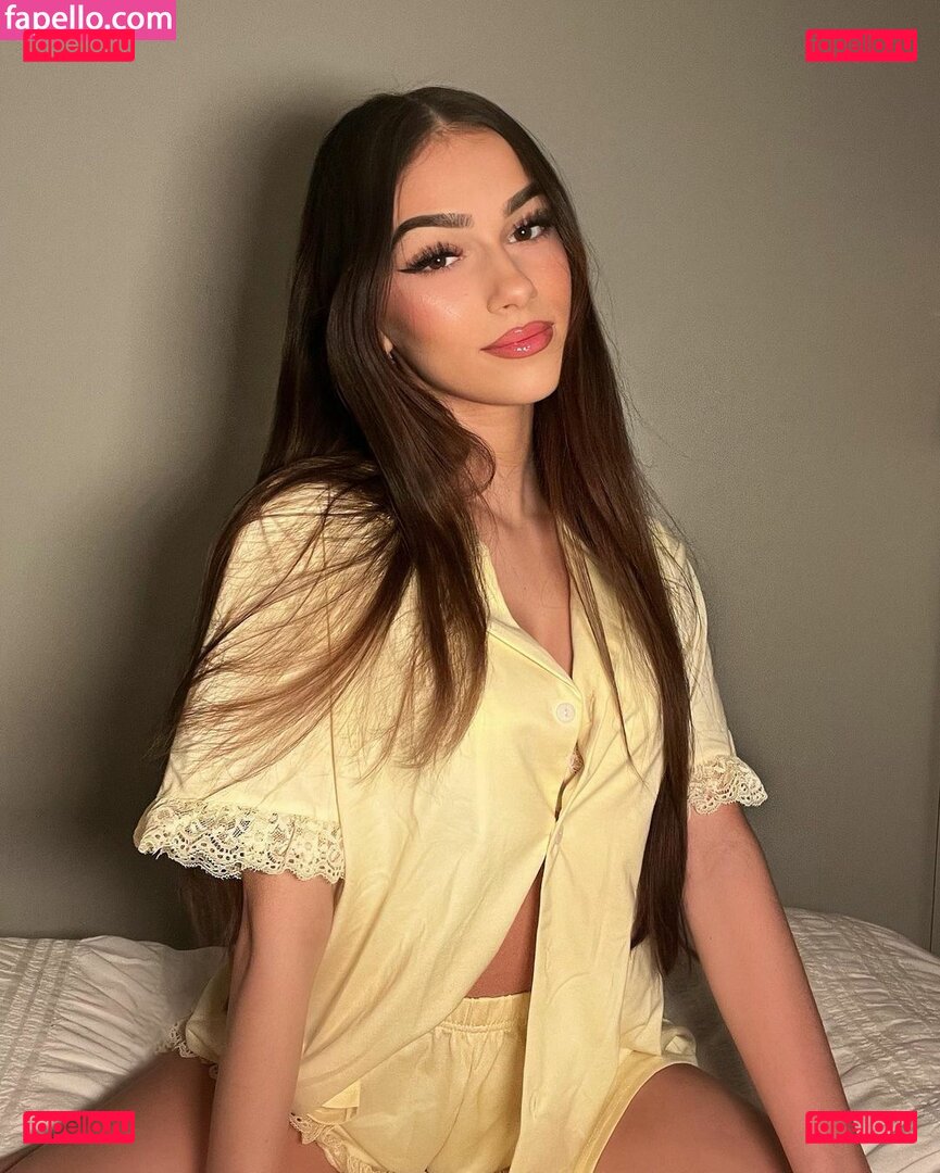 Julia Merekoulias / juliamerekoulias Onlyfans Photo Gallery 