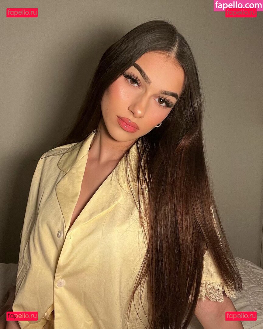 Julia Merekoulias / juliamerekoulias Onlyfans Photo Gallery 