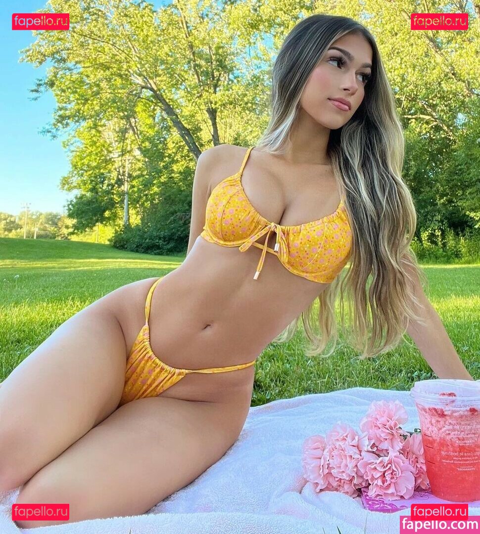 Julia Merekoulias / juliamerekoulias Onlyfans Photo Gallery 