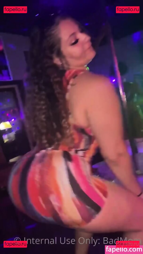 Badmominrealestate Onlyfans Photo Gallery 