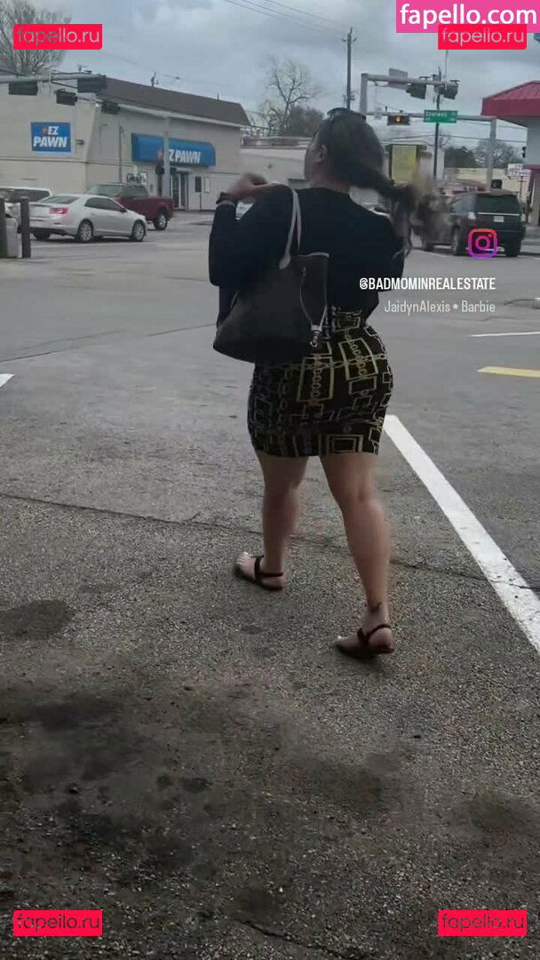 Badmominrealestate Onlyfans Photo Gallery 