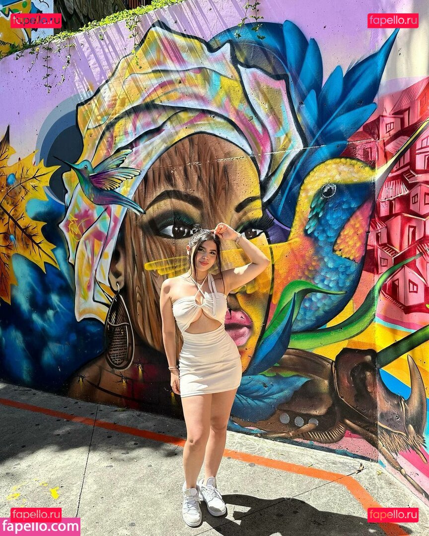 Emilylittle / emruiz04 Onlyfans Photo Gallery 