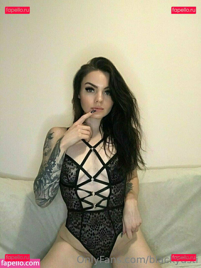 blackyusti / friedsushiii Onlyfans Photo Gallery 