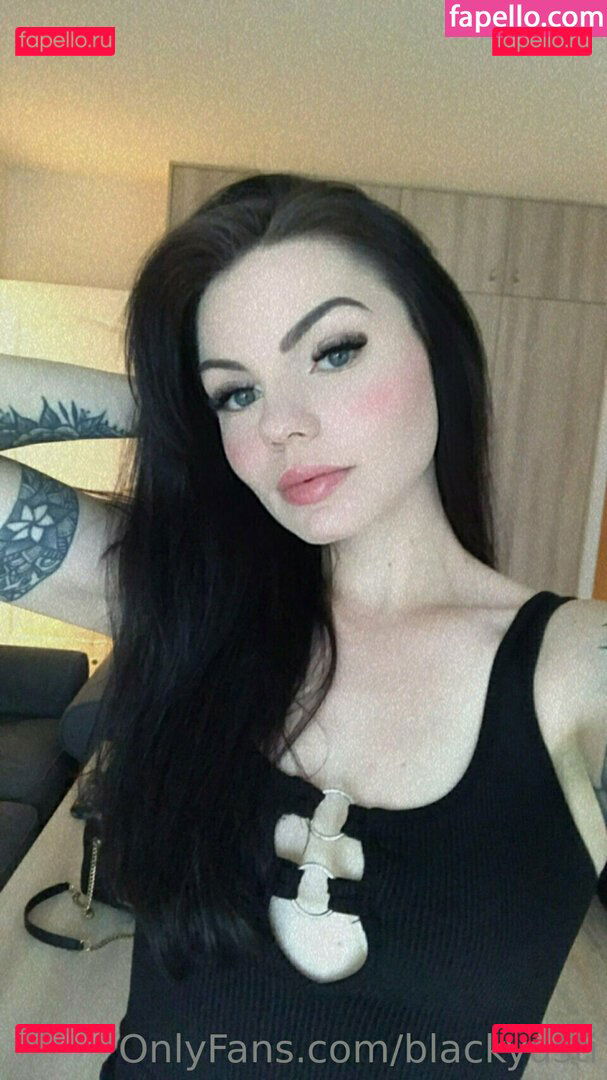 blackyusti / friedsushiii Onlyfans Photo Gallery 