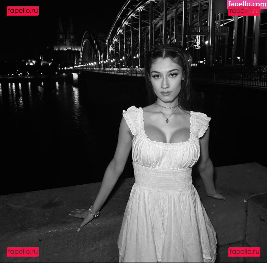 emilyvanessa / emilyvanxssa Onlyfans Photo Gallery 