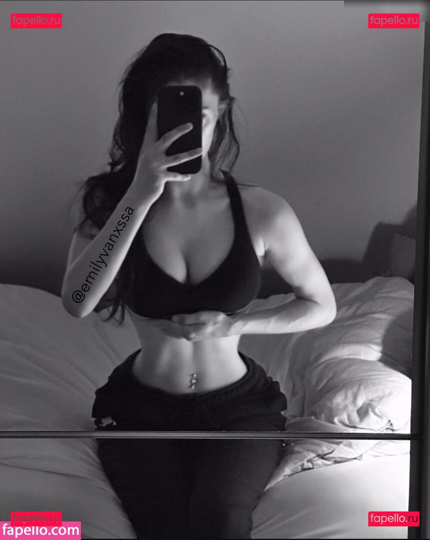 emilyvanessa / emilyvanxssa Onlyfans Photo Gallery 