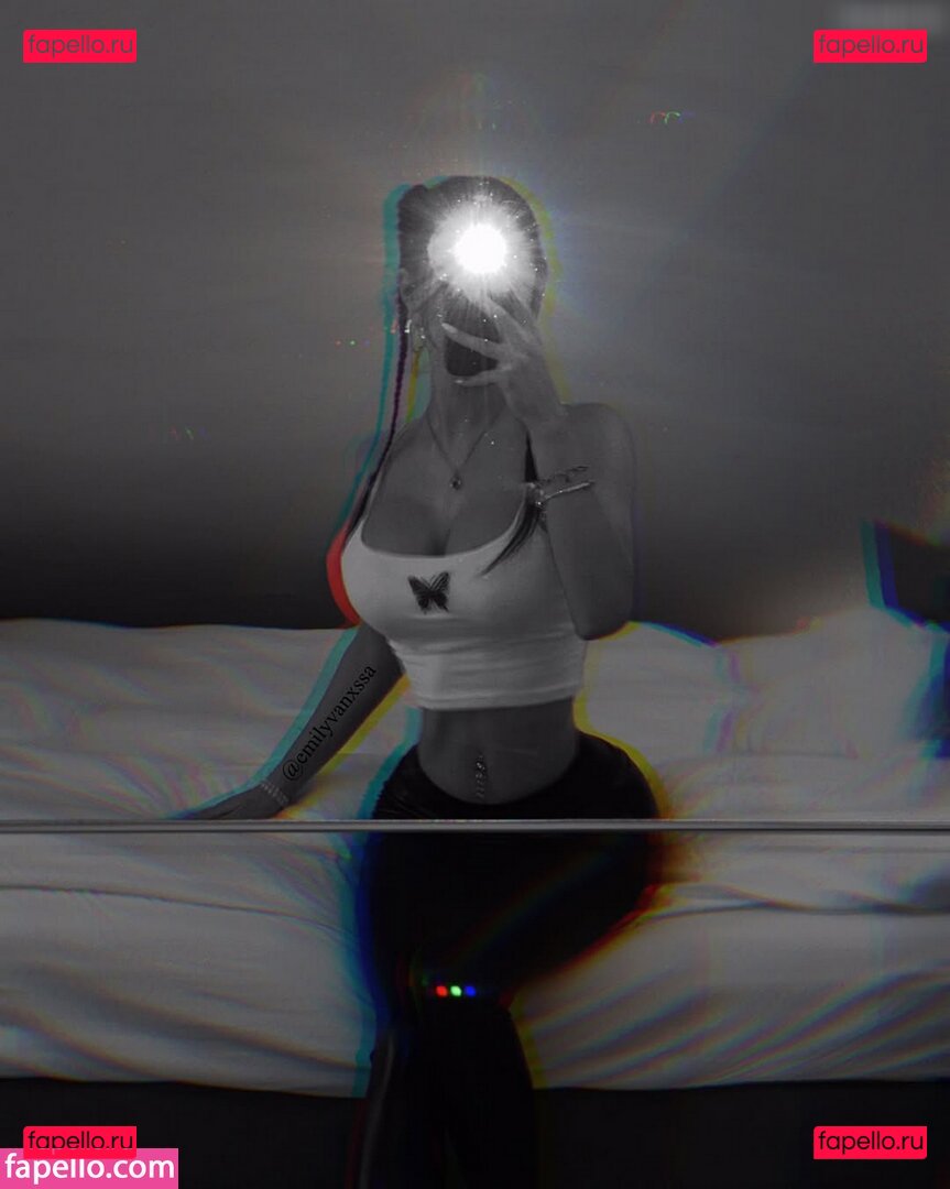emilyvanessa / emilyvanxssa Onlyfans Photo Gallery 