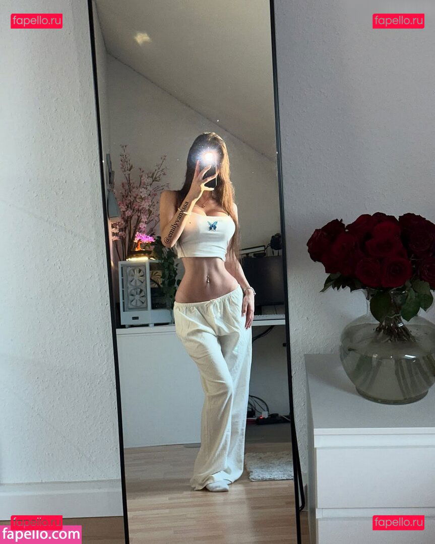 emilyvanessa / emilyvanxssa Onlyfans Photo Gallery 
