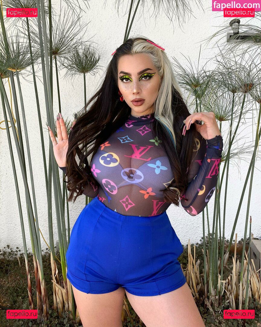 Vai Monroe / vaimonroe Onlyfans Photo Gallery 