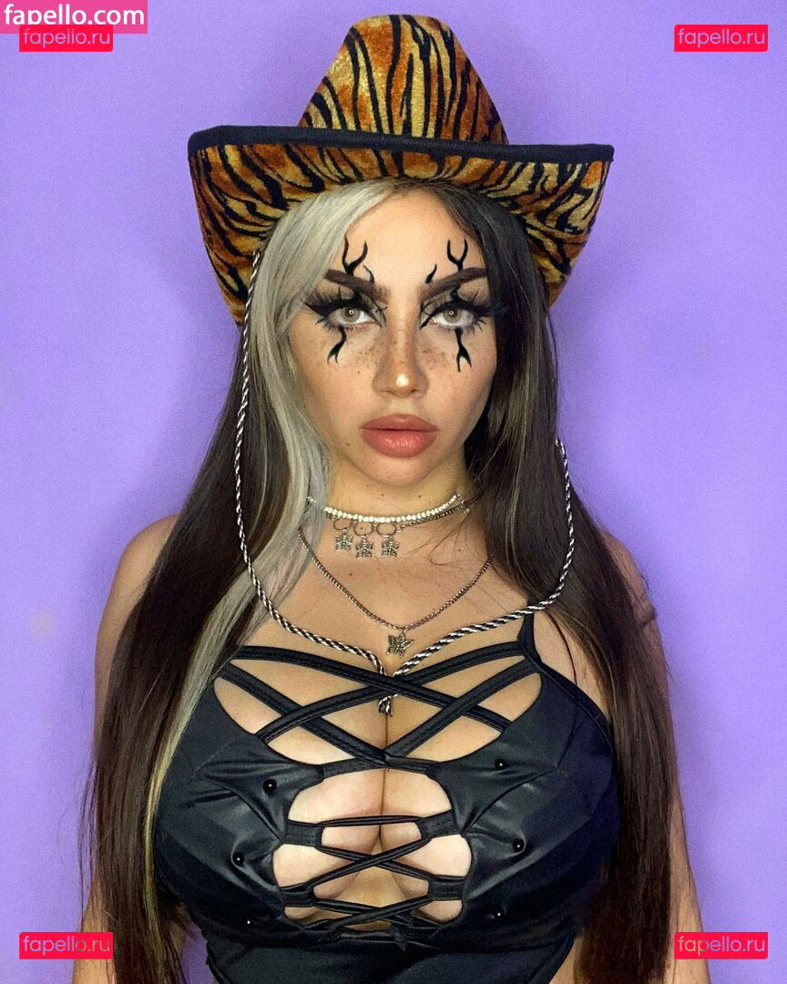 Vai Monroe / vaimonroe Onlyfans Photo Gallery 