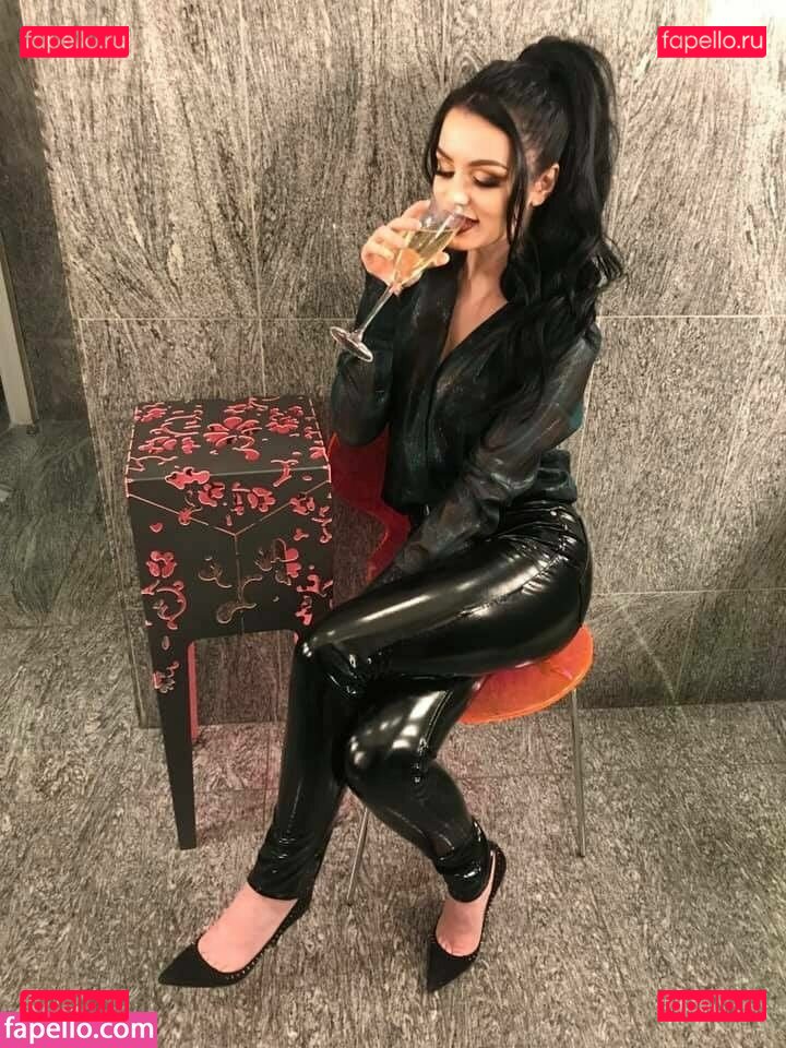 Saraya Bevis Nude Onlyfans Photo 16