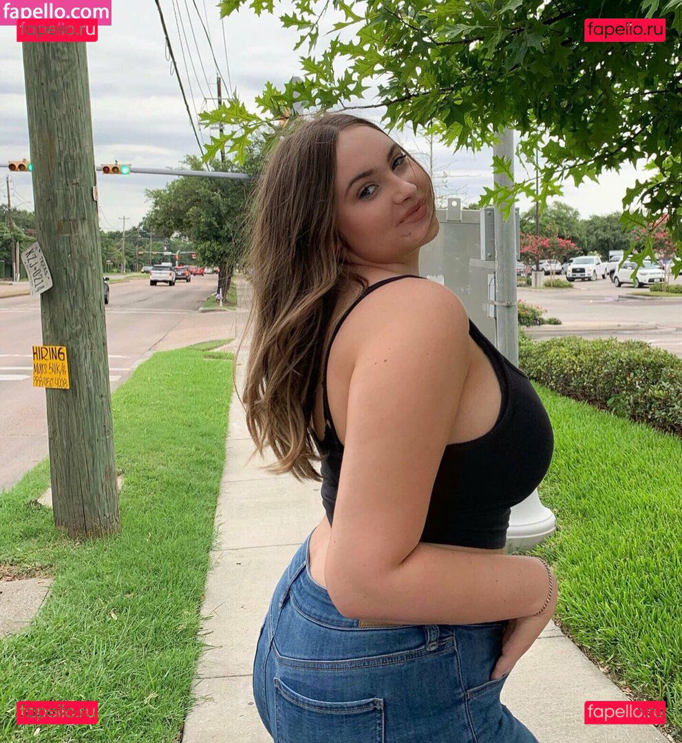 Erinmhk / erinmarleyklay / noterinmhk Onlyfans Photo Gallery 