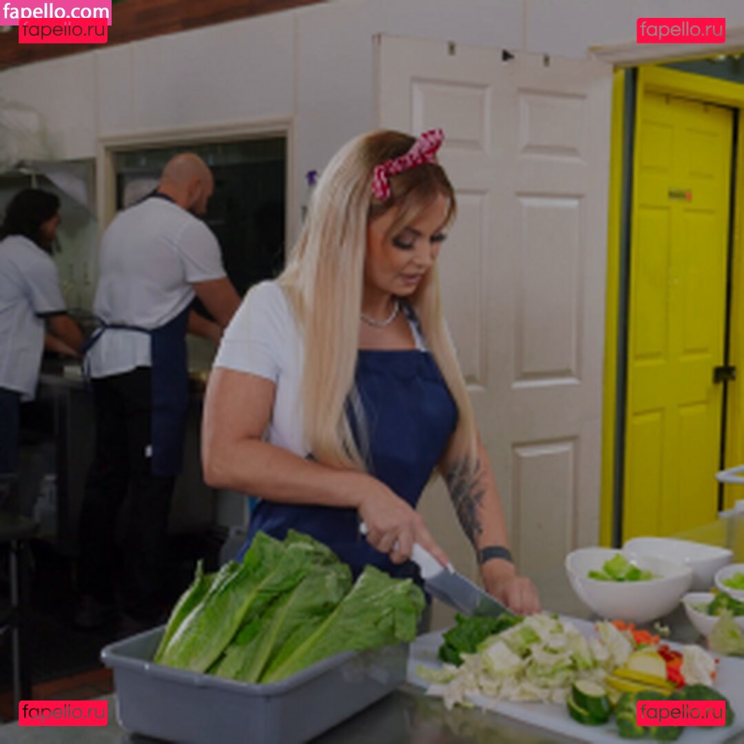 / KatKylex / Katalina Kyle / katalinakyle / katsmeowxo Onlyfans Photo Gallery 