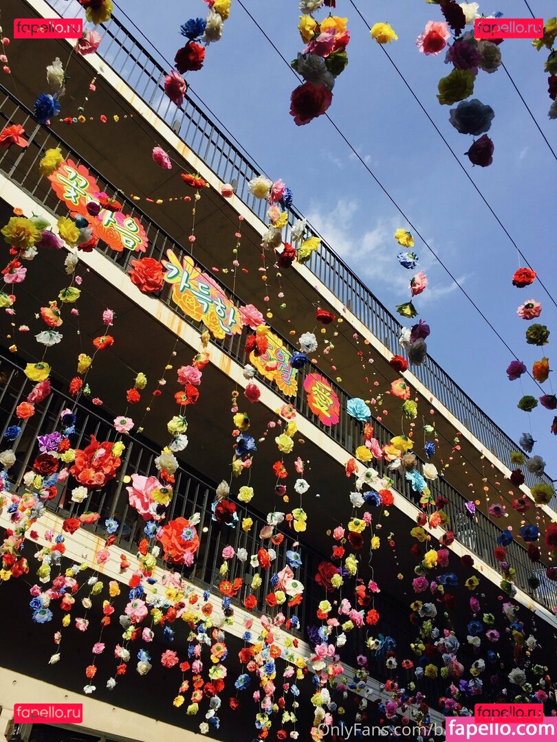 instakrpice / strawberry_soju_princess Onlyfans Photo Gallery 