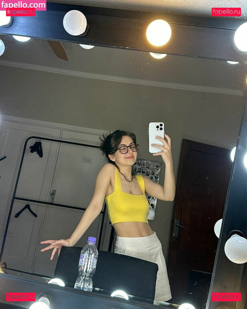 Klara Castanho / klarafgcastanho Onlyfans Photo Gallery 