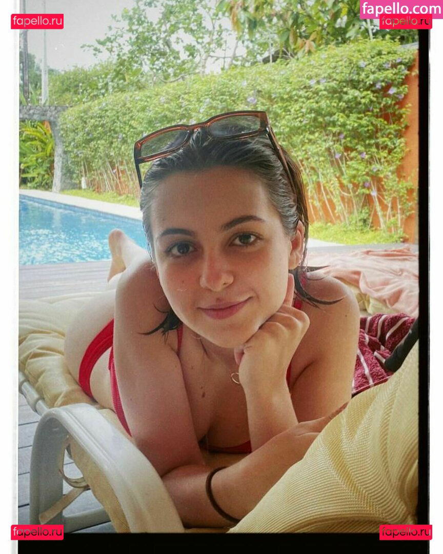 Klara Castanho / klarafgcastanho Onlyfans Photo Gallery 