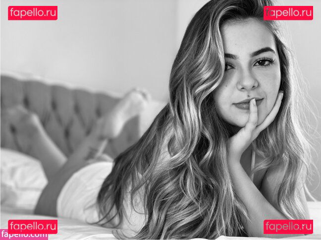 Klara Castanho / klarafgcastanho Onlyfans Photo Gallery 