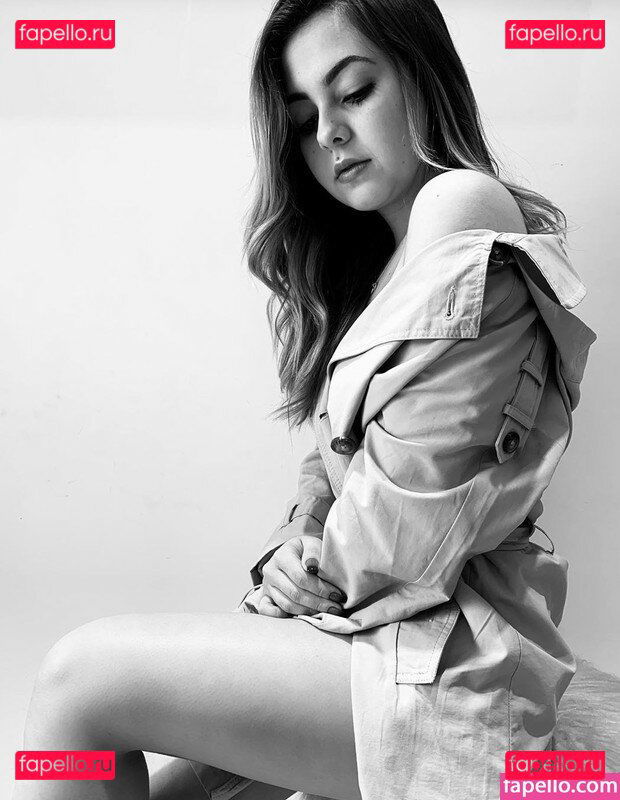 Klara Castanho / klarafgcastanho Onlyfans Photo Gallery 