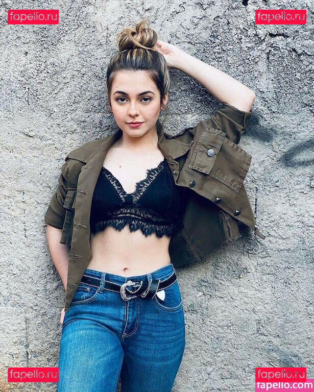 Klara Castanho / klarafgcastanho Onlyfans Photo Gallery 