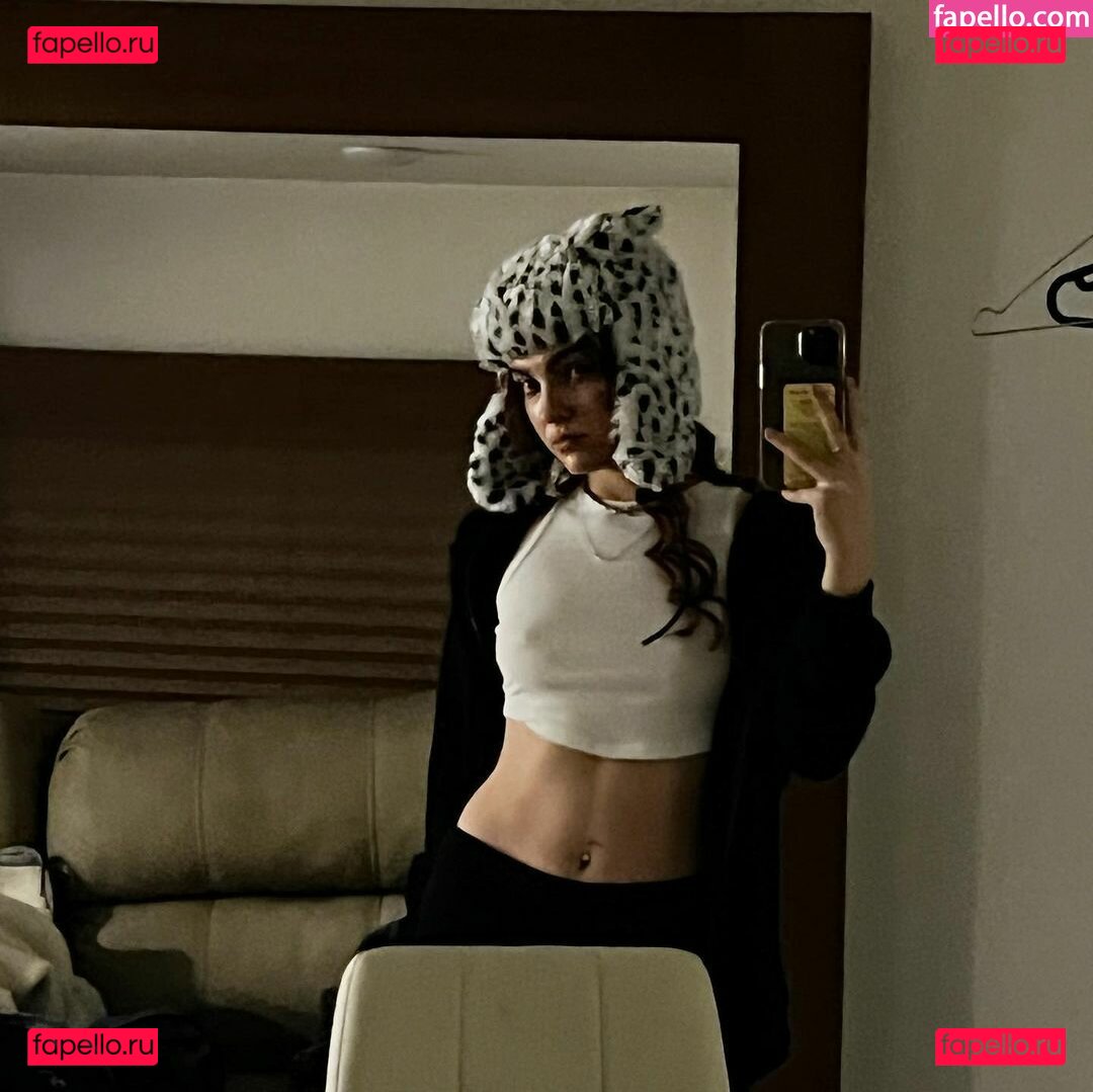 Emily Carey / emily_carey / theemilycarey Onlyfans Photo Gallery 