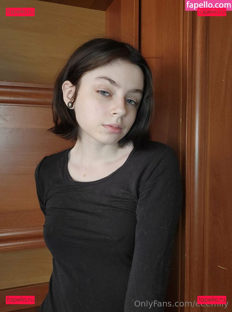 eeemily / eeemily.y Onlyfans Photo Gallery 