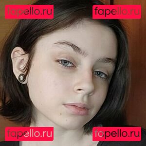 eeemily / eeemily.y Onlyfans Photo Gallery 