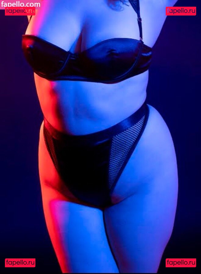 isapuzzini_model / xladonnax Onlyfans Photo Gallery 