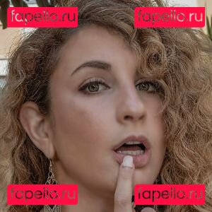 isapuzzini_model / xladonnax Onlyfans Photo Gallery 