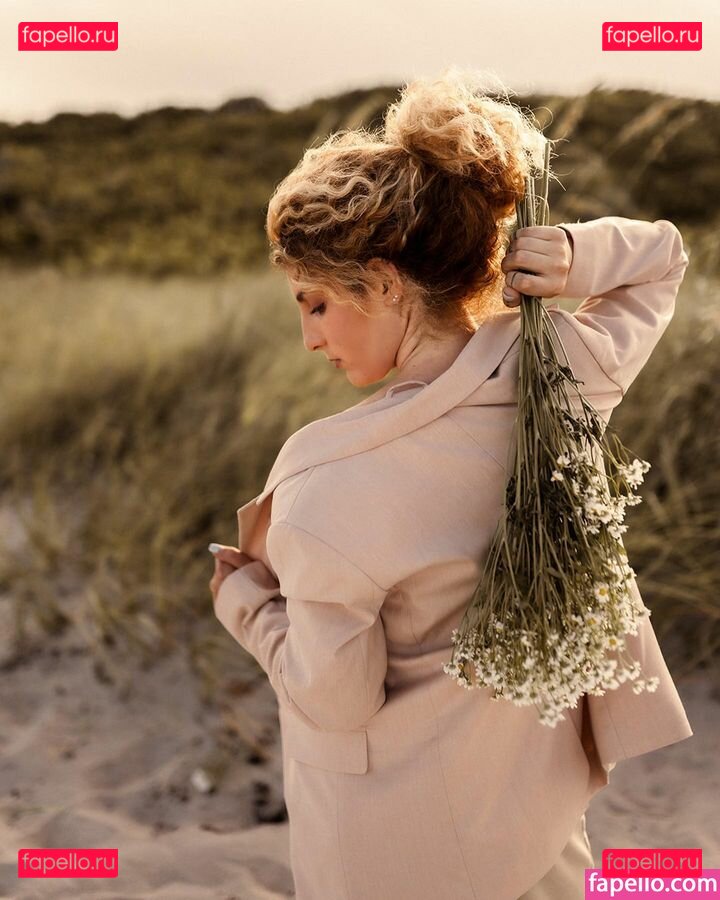 isapuzzini_model / xladonnax Onlyfans Photo Gallery 