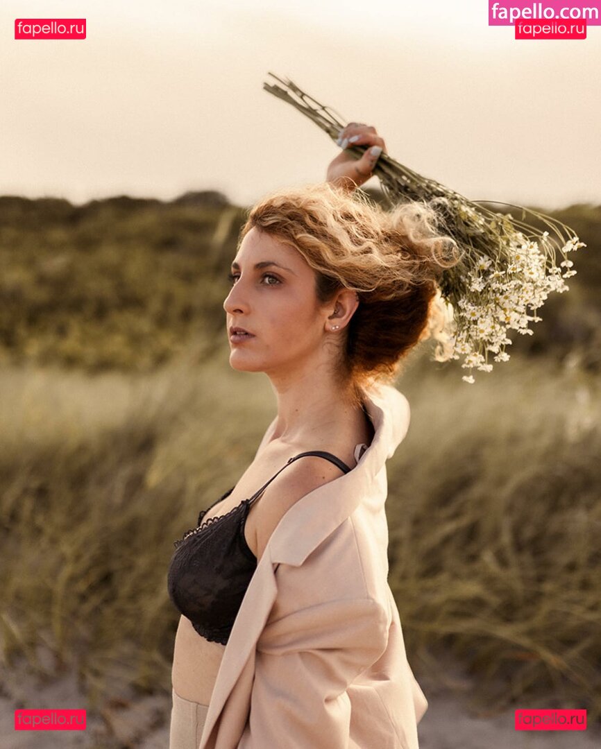 isapuzzini_model / xladonnax Onlyfans Photo Gallery 