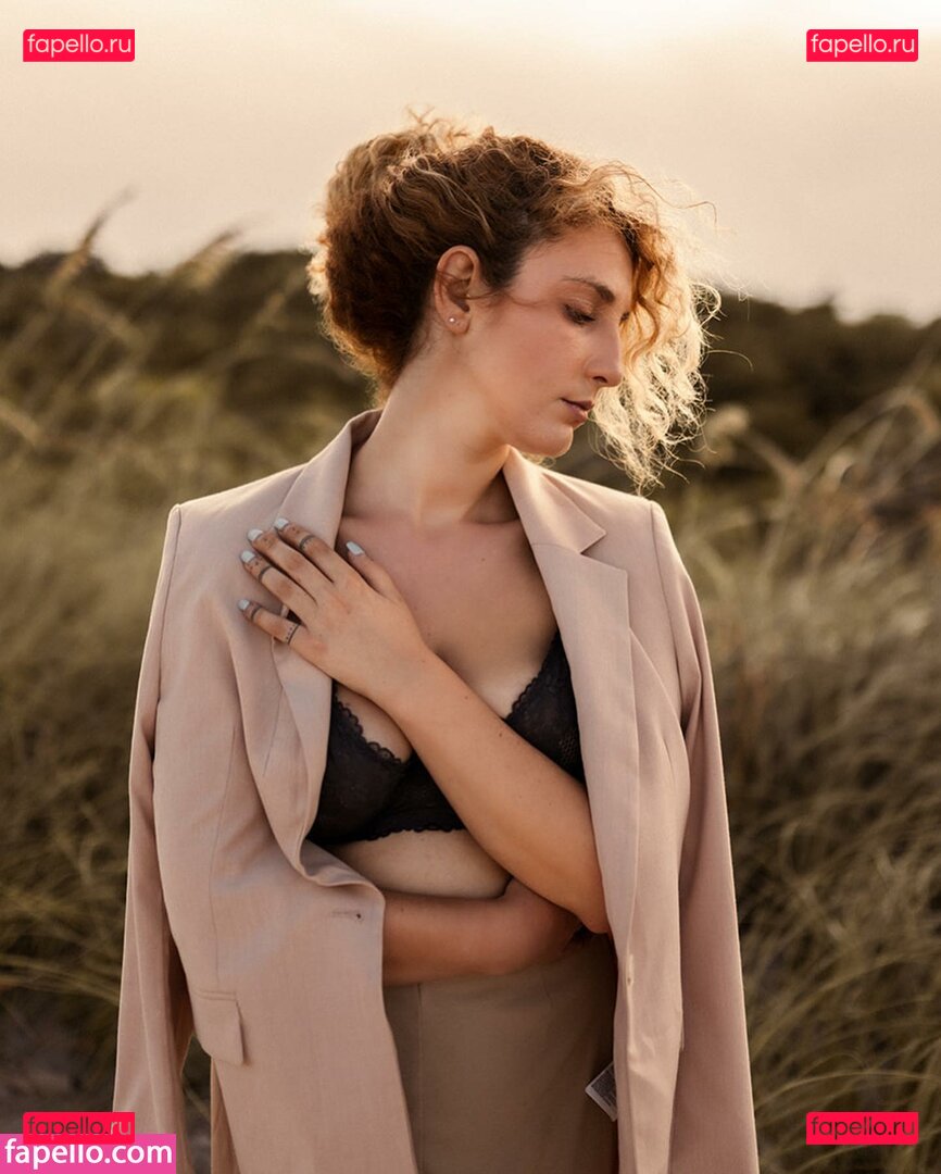 isapuzzini_model / xladonnax Onlyfans Photo Gallery 