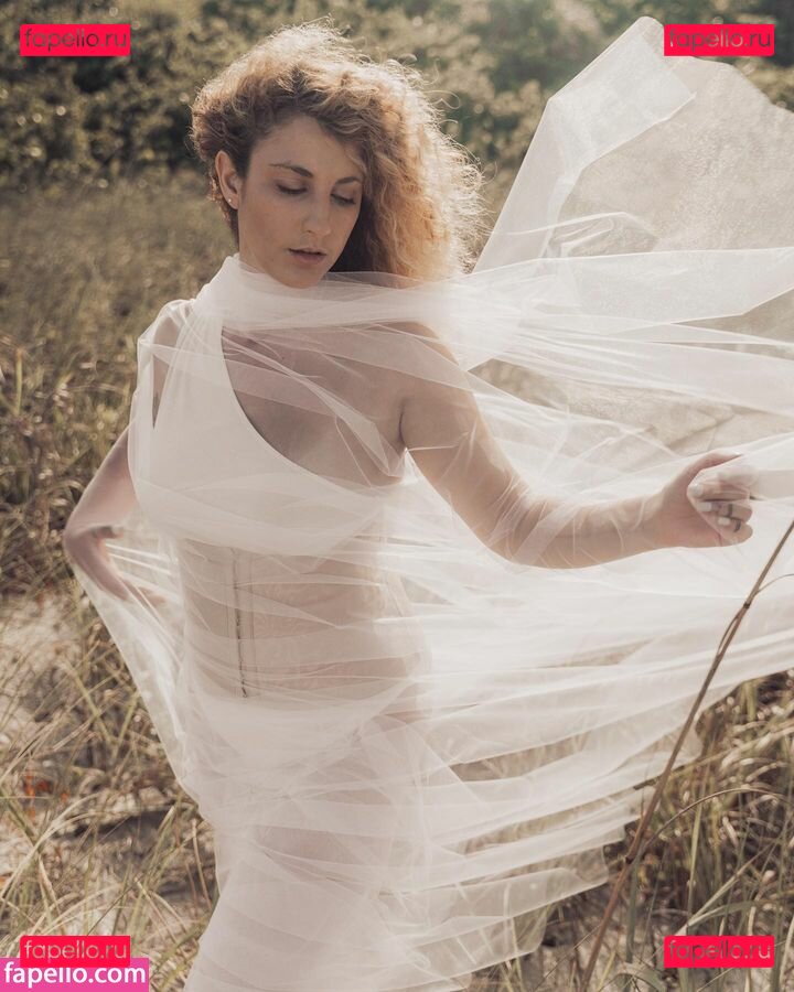 isapuzzini_model / xladonnax Onlyfans Photo Gallery 