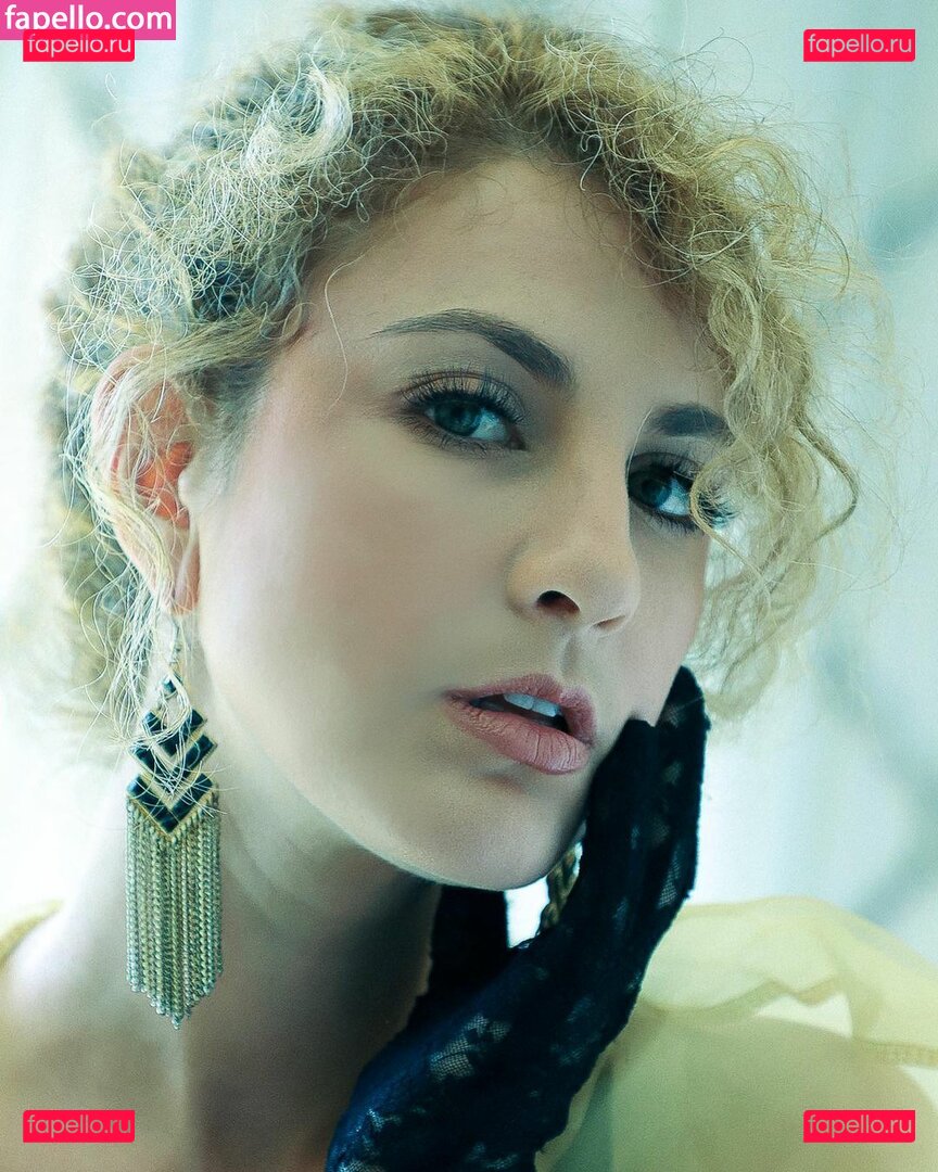 isapuzzini_model / xladonnax Onlyfans Photo Gallery 