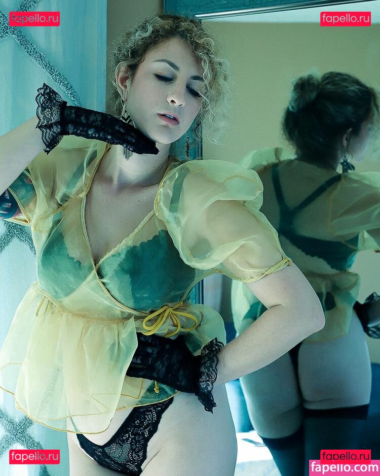 isapuzzini_model / xladonnax Onlyfans Photo Gallery 