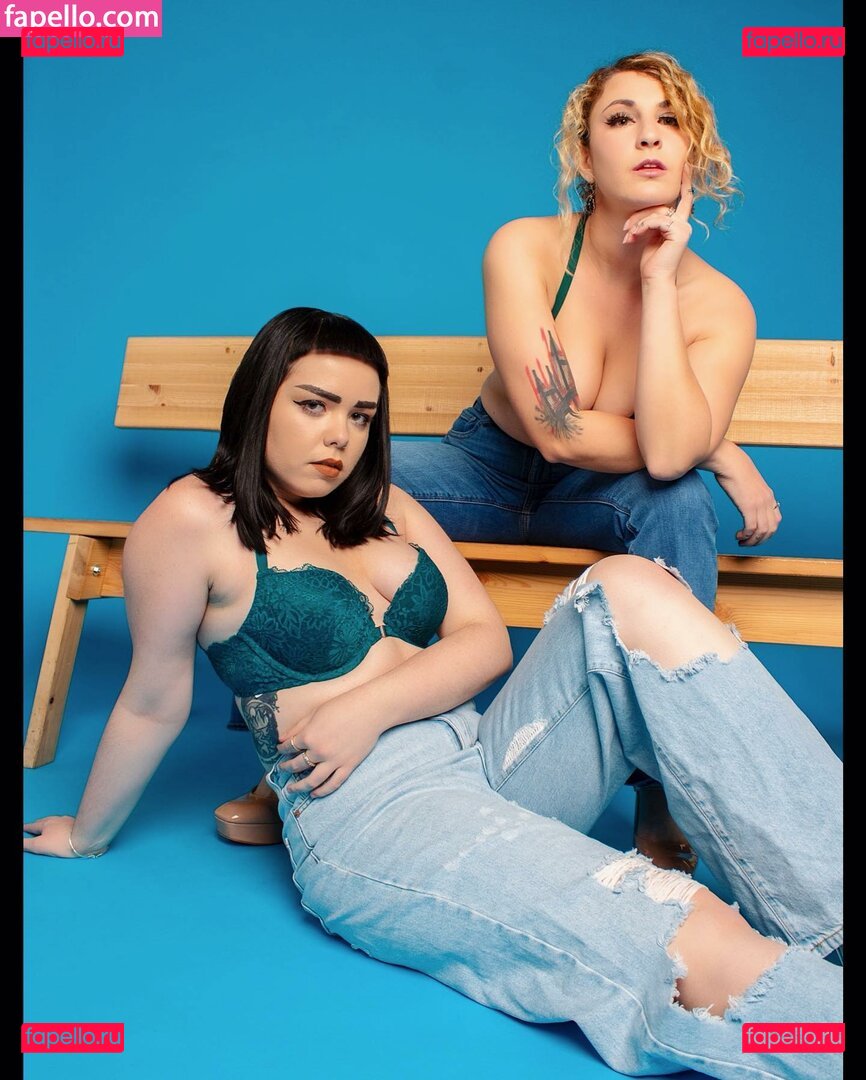 isapuzzini_model / xladonnax Onlyfans Photo Gallery 