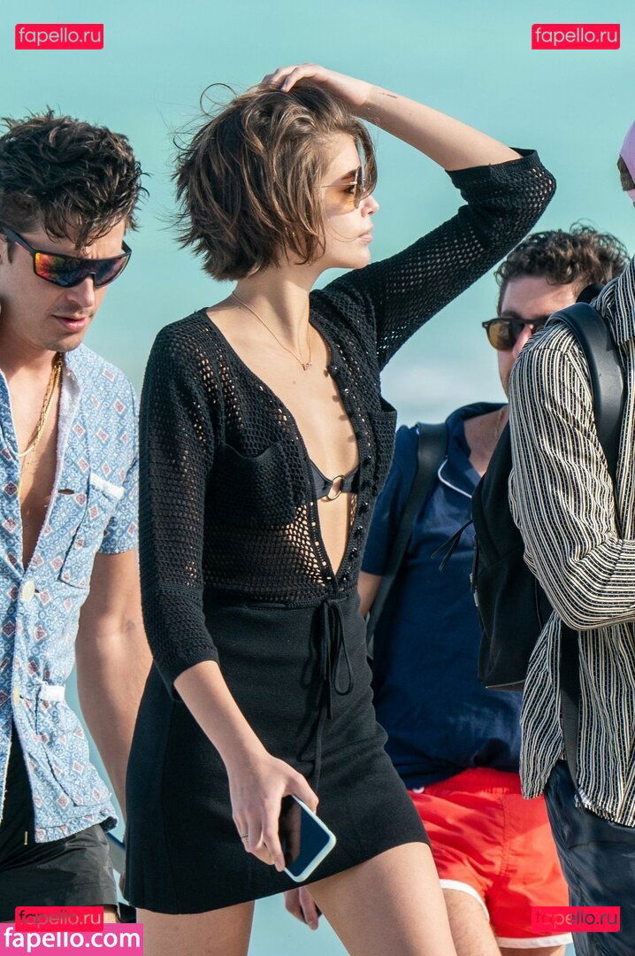 Kaia Gerber / KaiaGerber Onlyfans Photo Gallery 