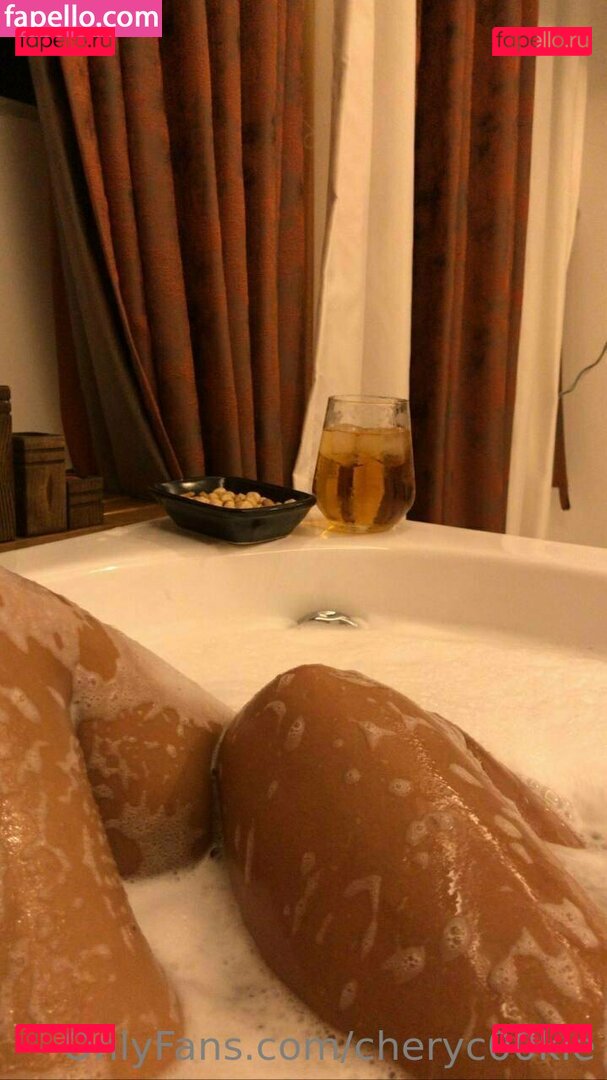 cherrychoke33 / cheryc0kie Onlyfans Photo Gallery 