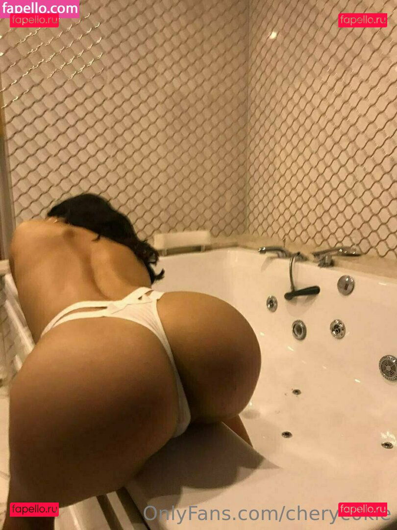 cherrychoke33 / cheryc0kie Onlyfans Photo Gallery 