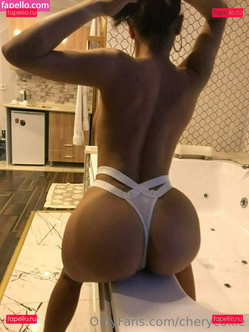 cherrychoke33 / cheryc0kie Onlyfans Photo Gallery 