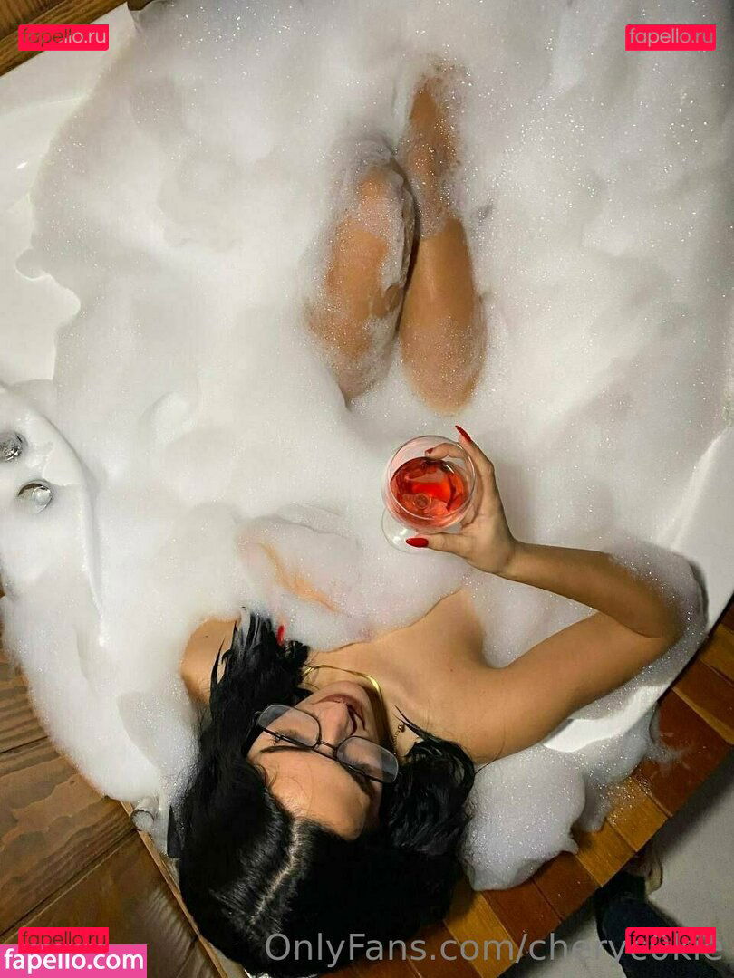 cherrychoke33 / cheryc0kie Onlyfans Photo Gallery 