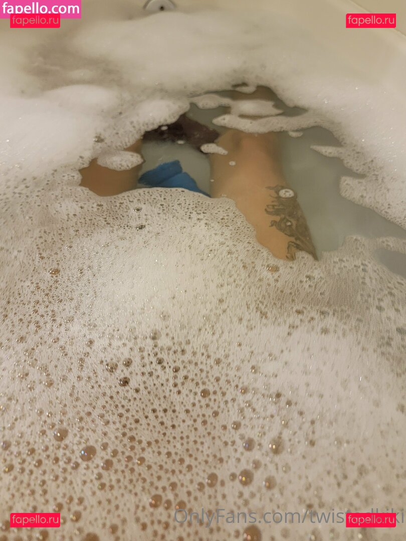 twistedkiki / twistedkitty3000 Onlyfans Photo Gallery 