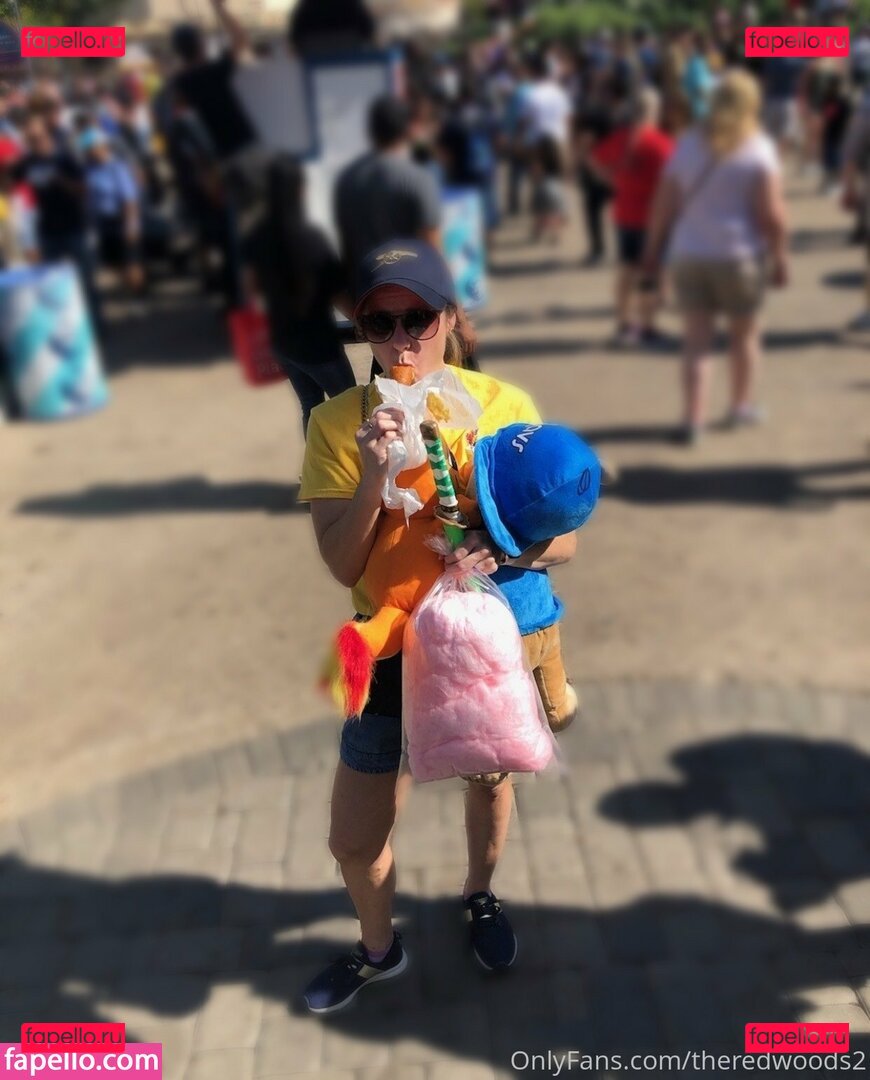 Heidi Redwood / mrsredwood / the.real.mrs.redwood Onlyfans Photo Gallery 